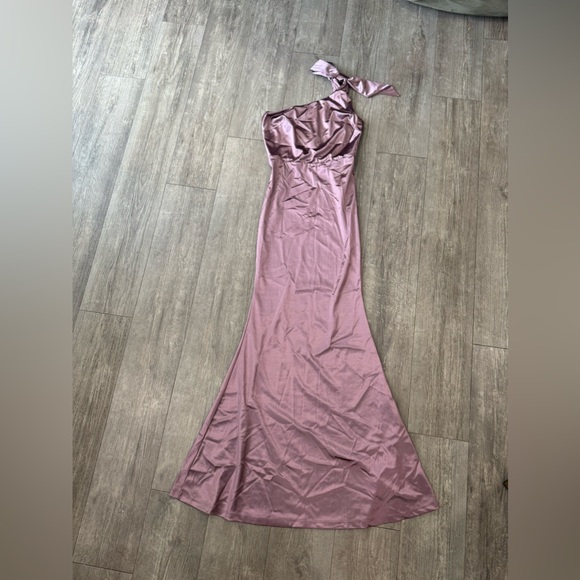 🌸BOUTIQUE silky purple dress ✨ - Picture 3 of 9